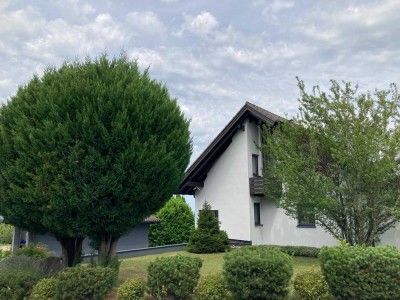 Freistehendes Einfamilienhaus mit Weitblick und außergewöhnlichem Wohnkomfort!