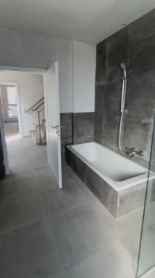 Ihr neues Zuhause – moderne Doppelhaushälfte in Heinsberg!