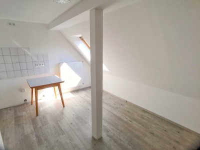 Frisch renovierte Dachgeschosswohnung