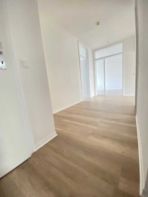 *** Top renoviert *** Großzügig geschnittene 3-Zimmer-Wohnung *** DO-Westerfilde mit Balkon ***