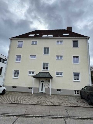 ruhige schöne  2-Zimmer-Wohnung mit Gartenanteil in Stadtbergen