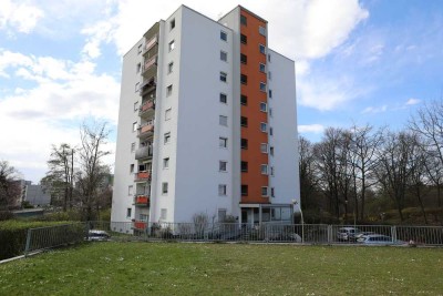 Gepflegte 1-Zimmer-Wohnung mit Balkon und Einbauküche in Freiburg im Breisgau