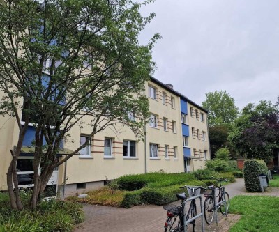 3 Zimmer Wohnung mit Loggia, EBK, Badewanne, 1. OG, kein Aufzug