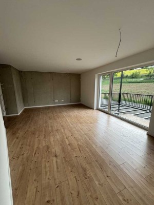 Erstbezug! Hochwertige 3-Zimmer-Obergeschosswohnung