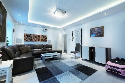 Großes Mehrfamilienhaus in zentraler Innenstadtlage mit Garagenhof und großem Entwicklungspotenzial