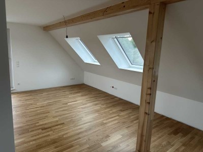 Exklusive 2-Zimmer-Wohnung mit 2 Dachterrassen in München Trudering