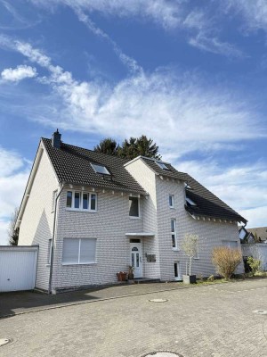 Schildgen - stilvolle Maisonette mit Blick auf den Park in einem attraktiven Wohnumfeld