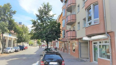 Wunderschöne, helle 3-Zimmer-Wg. mit Fahrstuhl und Balkon