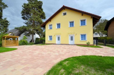 IHR NEUES ZUHAUSE: MODERNE DOPPELHAUSHÄLFTE MIT GARTEN, EINBAUKÜCHE, TAGESLICHTBAD UND GÄSTE-WC