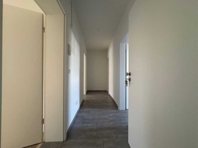 2-Raum Wohnung Balkon Tageslicht-Bad Keller KFZ-Stellplatz