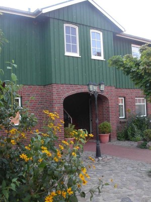 Doppelhaushälfte mit Garten auf dem Land direkt am N-O-Kanal