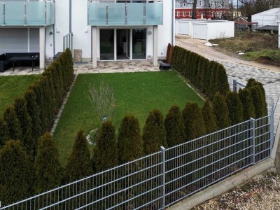 Neubau / Erstbezug: Traumhaft ausgestattete Gartenwohnung mit luxuriöser Einbauküche u.v.m.