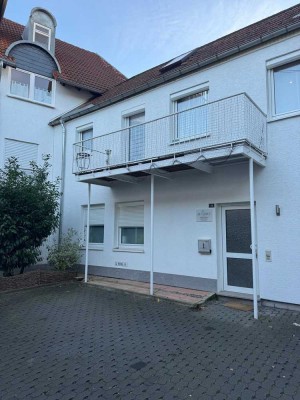 Charmante 3-Zimmer-Maisonettewohnung über drei Etagen in einer kleinen, eigenständigen Doppelhaushäl