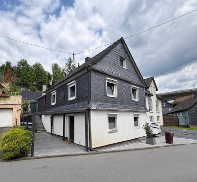 Modernisiertes Einfamilienhaus mit großer Terrasse und Garten in Gummersbach-Strombach