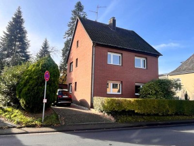 Einfamilienhaus mit 5 Zimmern und Garage in Hennef (Sieg) mit Möglichkeit zur weiteren Bebauung