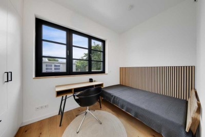 Zimmer im Einfamilienhaus, WG für 3 Parteien, ca. 130 m², hochwertig möbliert mit Terrassen Garten