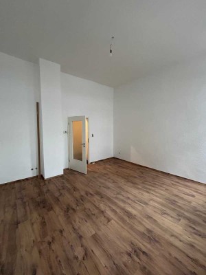 Attraktive und modernisierte 3-Zimmer-Erdgeschosswohnung mit Balkon und EBK in Hagen