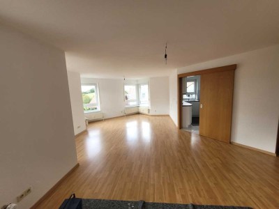 3-Zimmer-Maisonette-Wohnung mit Balkon und EBK in Magstadt