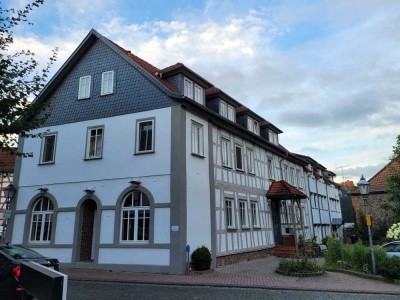 Moderne 3-Zimmer-Wohnung mit zwei Balkonen in Schotten - ohne Makler - Fenster, Fassade, Heizung NEU