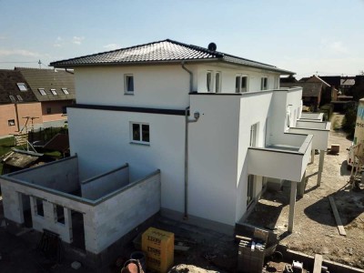 Ländliche Ruhe trifft modernes Wohnen – 3,5-Zimmer-Neubauwohnung