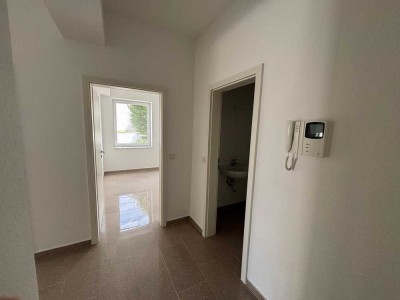 Wunderschöne  2,5-Raum-Hochparterre-Wohnung mit Balkon und Gäste-WC