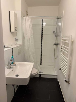 Uni- Citynähe! - MÖBLIERT und INTERNET