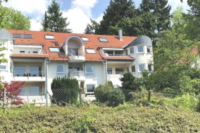 Tolle 4 1/2 Zi.-ETW im EG mit: zusätzlichen Hobbyraum, Terrasse, Garten, TG-Stellplatz