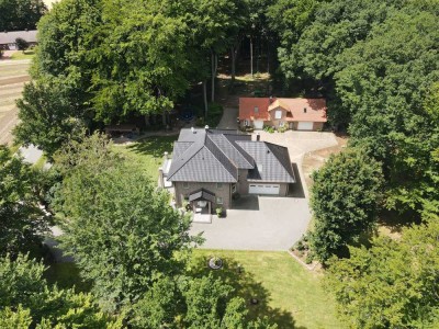 Exklusives Smart-Home / Haus mit Nebengebäude im Außenbereich von Emstek