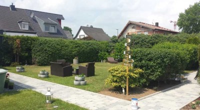 Charmantes kleine Doppelhaushälfte mit Garage in Köln-Flittard