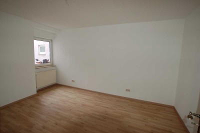 Preiswerte, gepflegte 3-Raum-Wohnung mit Balkon in Hirschhorn