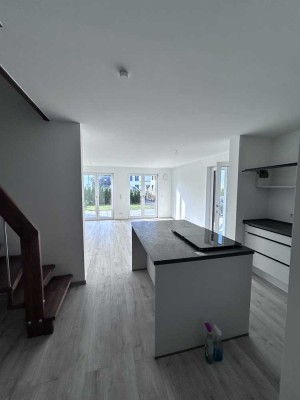 Moderne Doppelhaushälfte in ruhiger Sackgasse in Siek – 6 Zimmer, Dachterrasse, KfW-55 Standard