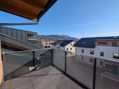 Bezugsfertig - exklusive 2 Zimmer Erstbezugs-Dachgeschoss-Wohnung mit Balkon in Panoramalage im Ortszentrum Hallwang!