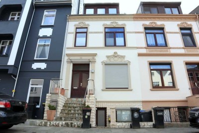 0 % Käuferprovision! Gemütliche 2-Zimmer-Wohnung mit Terrasse im Altbremer Haus in Bremen-Walle!