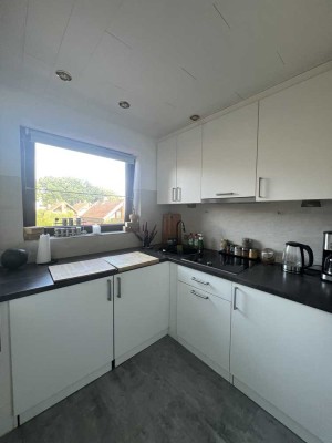 Attraktive 3-Zimmer-Wohnung mit Sonnenbalkon und moderner EBK in Meckelfeld