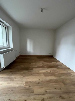 Neu saniert 2-Zimmerwohnung mit Balkon!