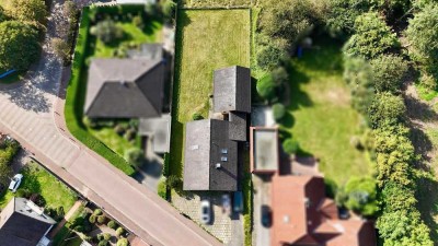 Einfamilienhaus mit Anbau und Garage