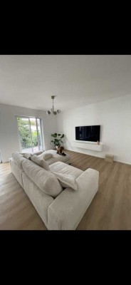 Stilvolle 4-Zimmer-Penthouse-Wohnung mit luxuriöser Innenausstattung mit Einbauküche in Mannheim