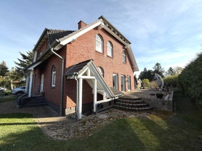 Wunderschönes Einfamilienhaus mit ausgebautem Keller, in Feldlage