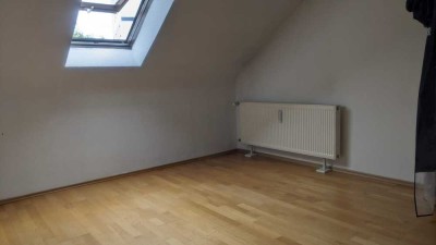 Geschmackvolle 3,5-Zimmer-Dachgeschosswohnung in Nürnberg