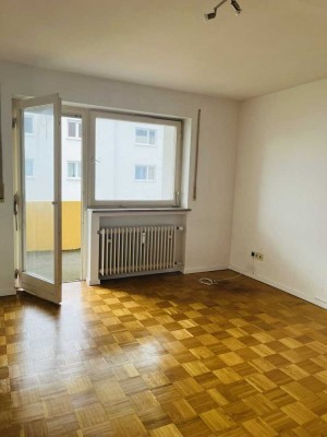 Helle 1-Zimmer-Wohnung mit Gartenmitbenutzung in Königsbrunn