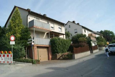 Ruhig gelegenes Zweifamilienhaus, großzügiger Garten, tolle Aussicht.