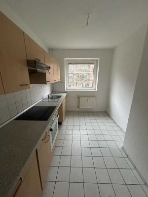 Sanierte, helle 3 Zimmerwohnung mit Balkon zum 16.07.2025 vermietbar!
