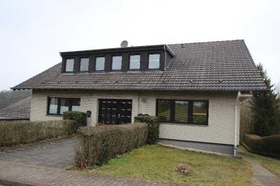 Große gepflegte 125 qm-ETW mit 2 Bädern 2 Loggias Einbauküche Garage Gartennutzung