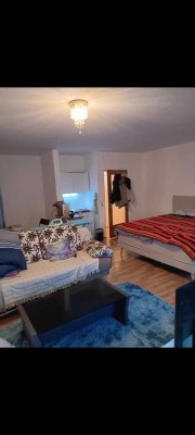 Helle 1-Zimmer-Wohnung mit Pantry Küche