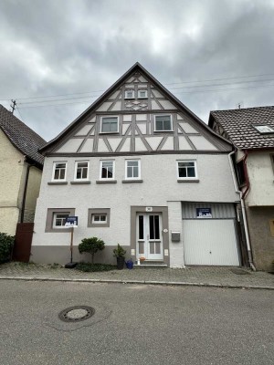 Charmantes freistehendes Einfamilienhaus mit Potenzial