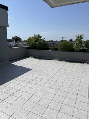 Exklusive 3 Zimmer Penthousewohnung mit hochwertiger Einbauküche und Dachterrasse in Darmstadt