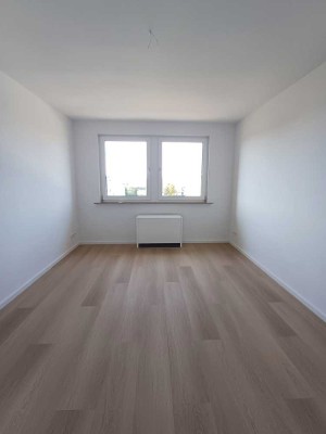 Bald verfügbar! renovierte 2-Raum-Wohnung im Erdgeschoss in Abtshagen mit eigenem Garten