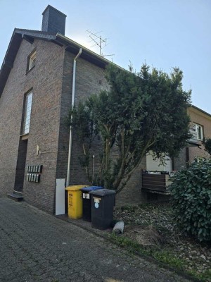 Schönes Apartment mit Balkon und Küche