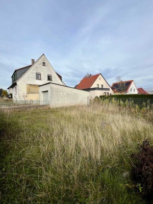 Charmantes Wohnhaus aus dem 50 ern mit großem Garten