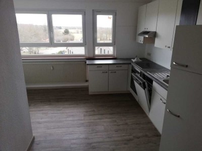 Schöne und sanierte 4-Zimmer-Dachgeschosswohnung mit Balkon und EBK in Stetten am kalten Markt